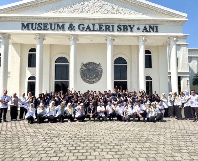 Menelusuri Jejak Kepemimpinan dan Seni: Siswa SRMA 23 Pacitan Belajar Nilai Hidup  di Museum SBY*ANI