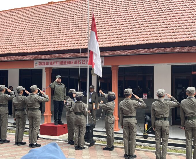 MEMBENTUK JIWA KEPEMIMPINAN SISWA MELALUI LDKS OSIS DAN MPK SRMA 23 PACITAN