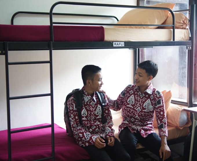 SRMA 23 PACITAN TERAPKAN PENDIDIKAN BOARDING SCHOOL UNTUK MEMBENTUK KARAKTER SISWA